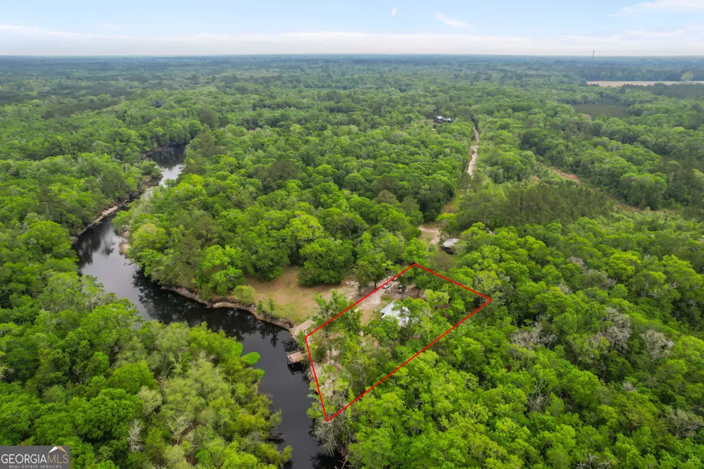 10 Cabin RD Nahunta, GA 31553