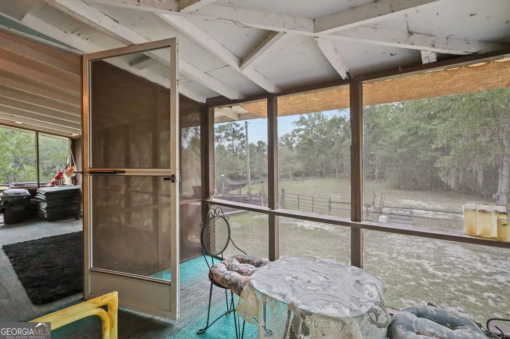 10 Cabin RD Nahunta, GA 31553