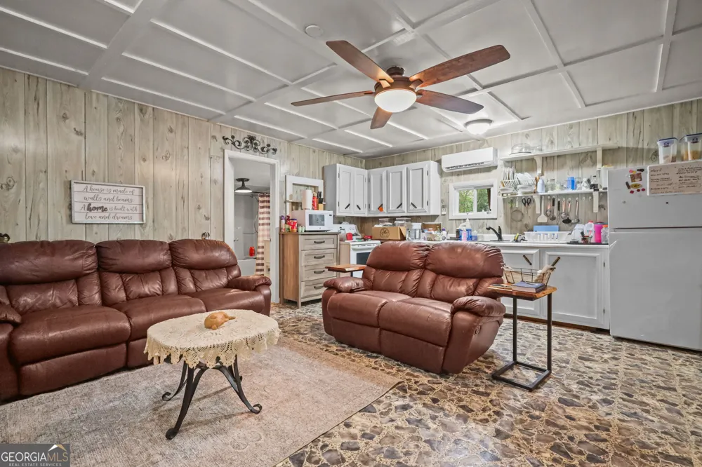 10 Cabin RD Nahunta, GA 31553