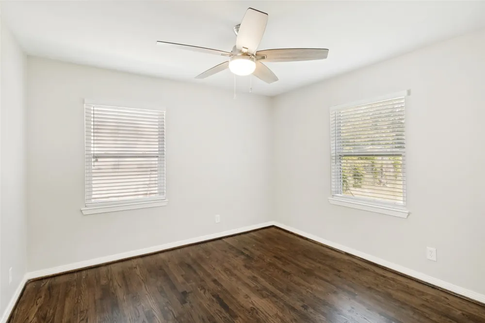 11524 Strand Street Dallas, TX 75218