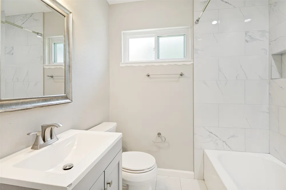11524 Strand Street Dallas, TX 75218