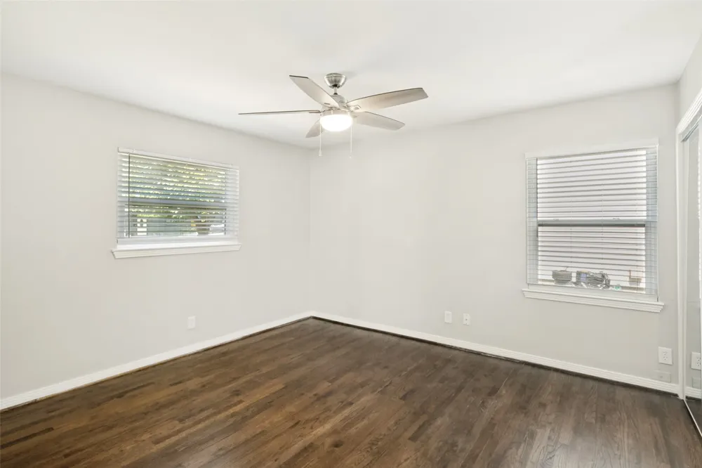 11524 Strand Street Dallas, TX 75218