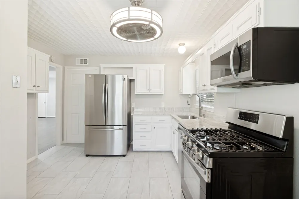 11524 Strand Street Dallas, TX 75218