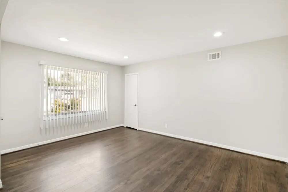 11524 Strand Street Dallas, TX 75218