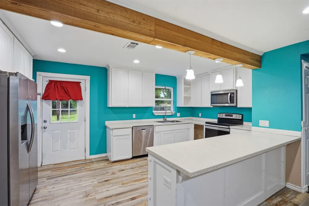 1724 E Crestway Drive West Tawakoni, TX 75474