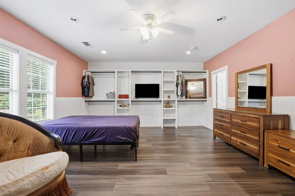 1724 E Crestway Drive West Tawakoni, TX 75474