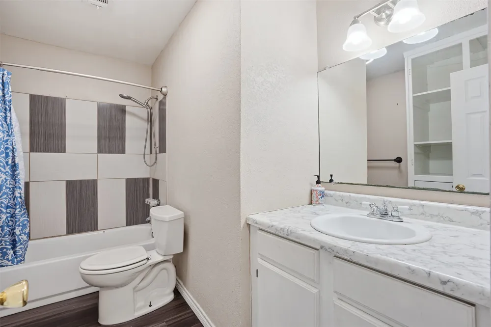 1724 E Crestway Drive West Tawakoni, TX 75474