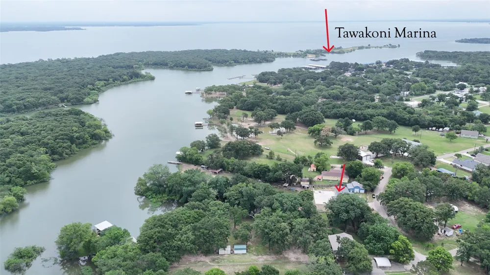 1724 E Crestway Drive West Tawakoni, TX 75474