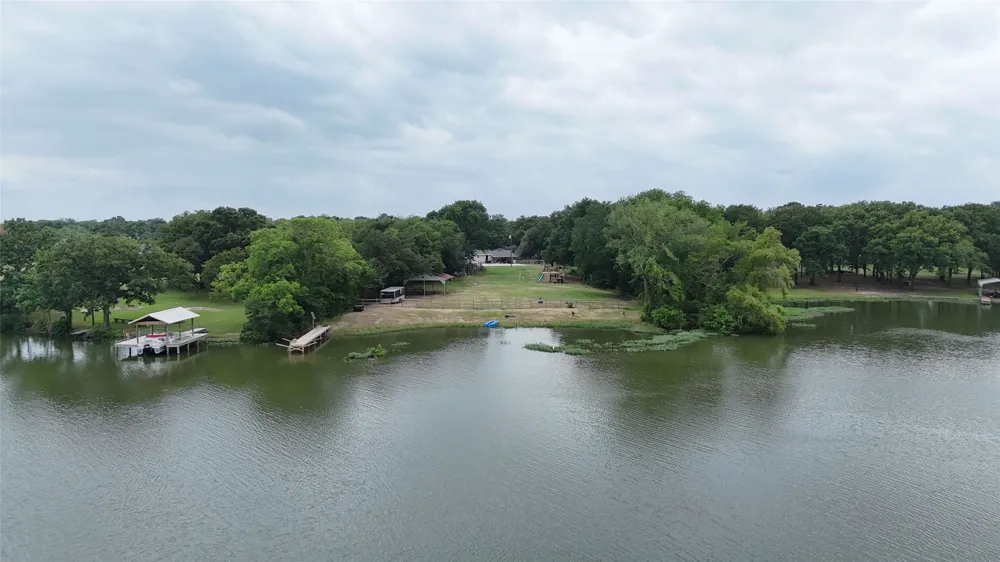 1724 E Crestway Drive West Tawakoni, TX 75474