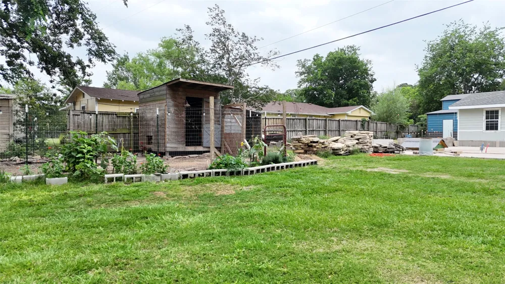 1724 E Crestway Drive West Tawakoni, TX 75474