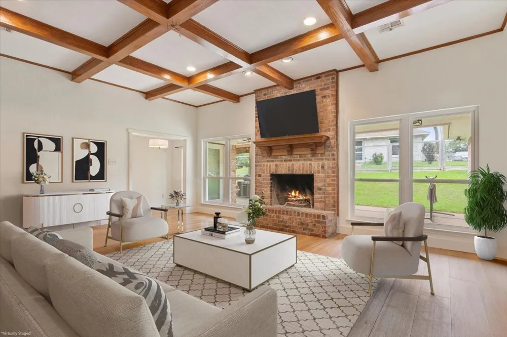 10025 Forest View Drive Woodway, TX 76712
