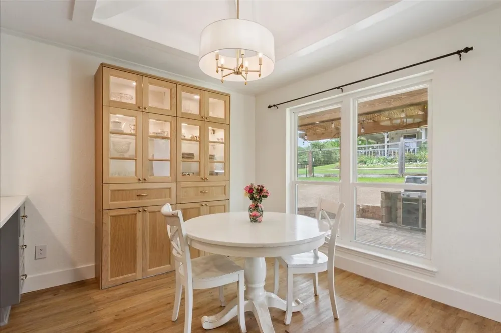10025 Forest View Drive Woodway, TX 76712