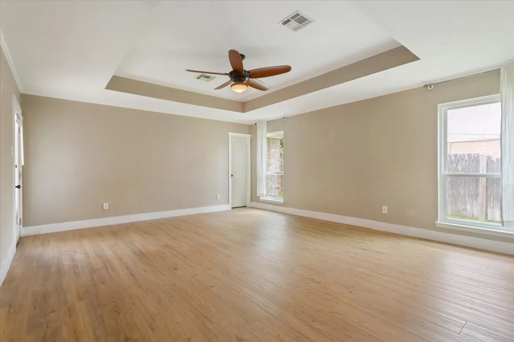 10025 Forest View Drive Woodway, TX 76712