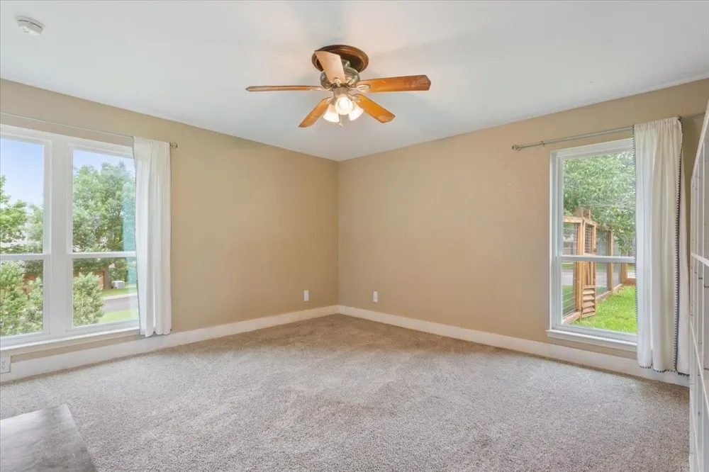 10025 Forest View Drive Woodway, TX 76712