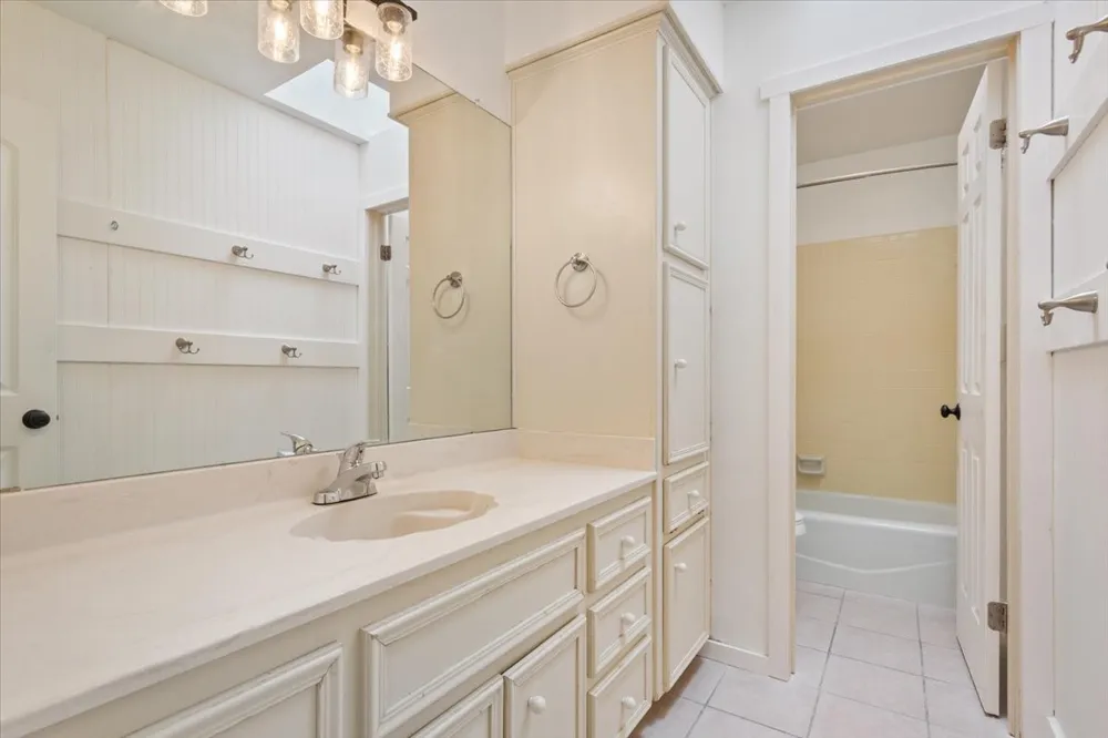 10025 Forest View Drive Woodway, TX 76712