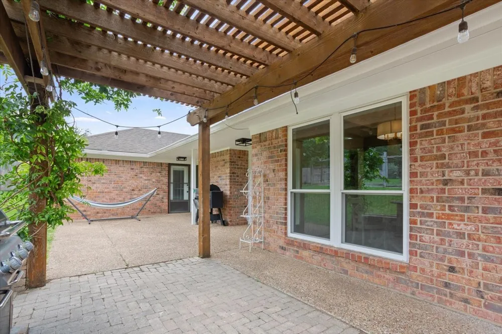 10025 Forest View Drive Woodway, TX 76712