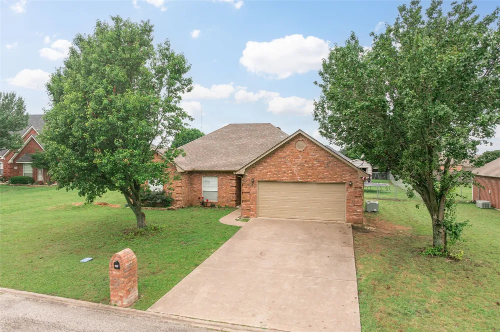 408 Sunshine Trail Bells, TX 75414