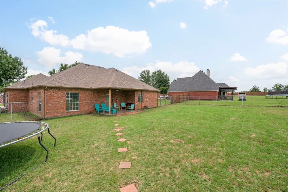 408 Sunshine Trail Bells, TX 75414