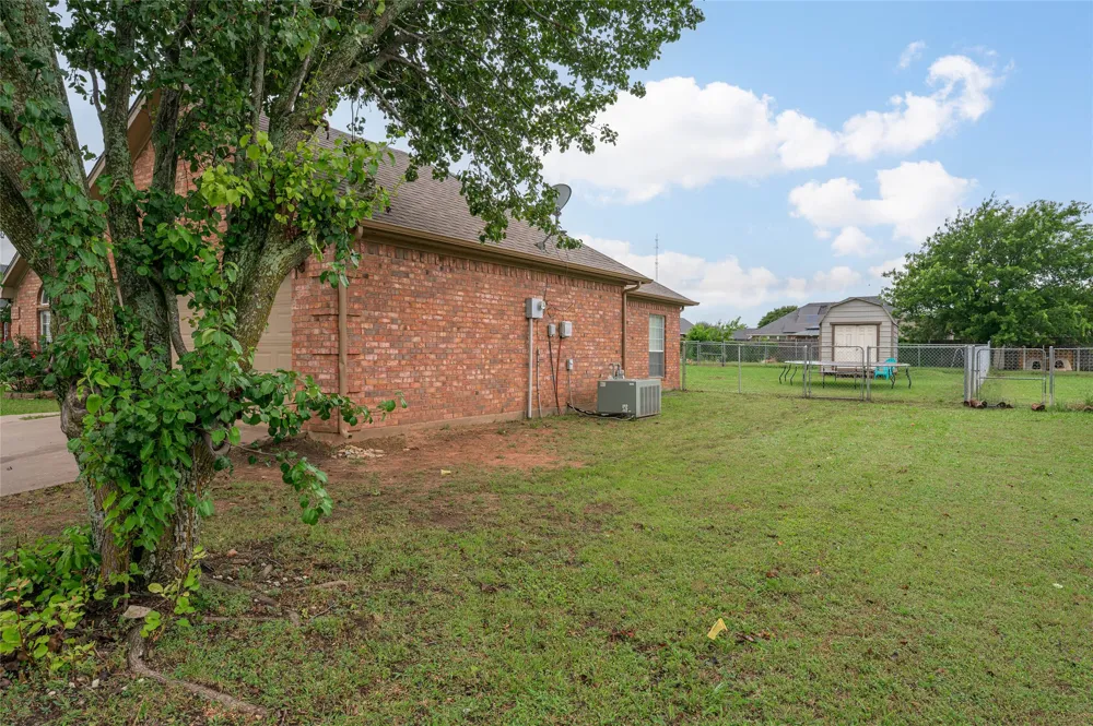 408 Sunshine Trail Bells, TX 75414