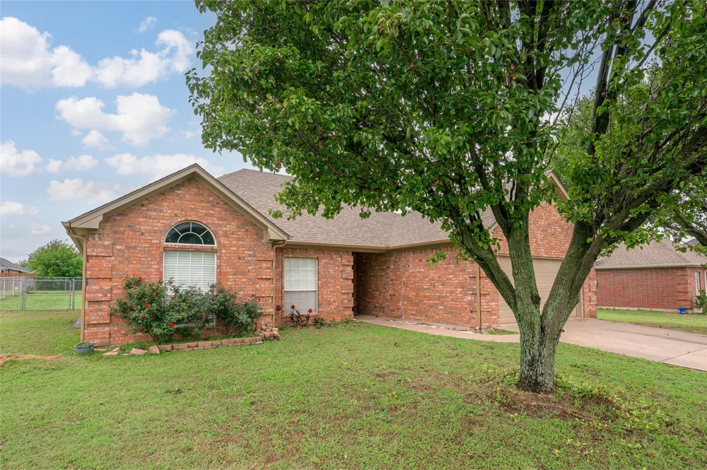 408 Sunshine Trail Bells, TX 75414
