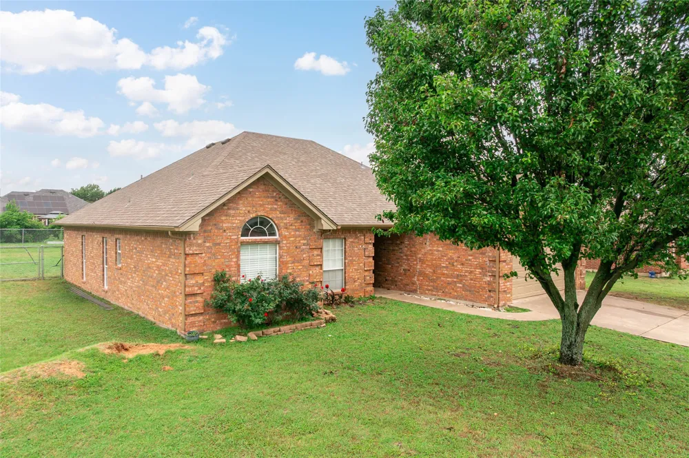 408 Sunshine Trail Bells, TX 75414