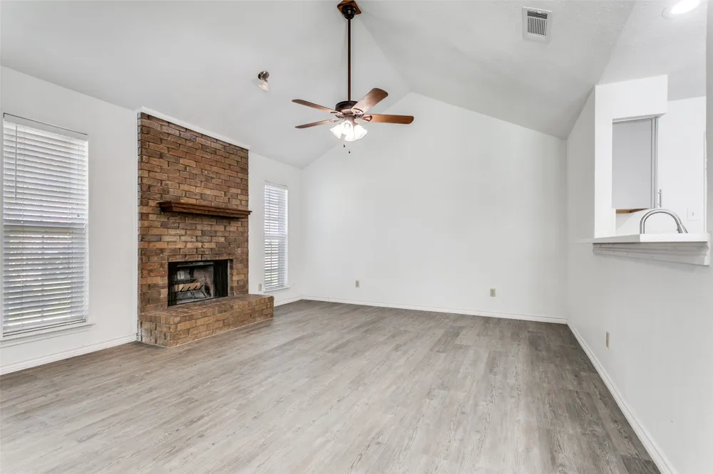 2121 Stone Moss Lane Grapevine, TX 76051
