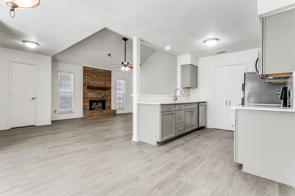 2121 Stone Moss Lane Grapevine, TX 76051