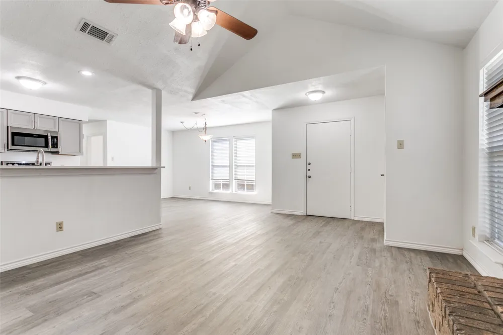2121 Stone Moss Lane Grapevine, TX 76051