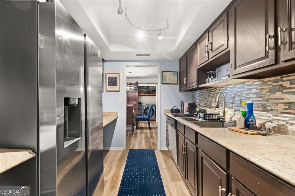 6851 Roswell RD Sandy Springs, GA 30328