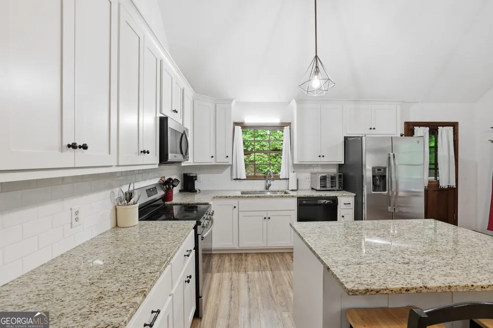 15 Mississippi LN Tiger, GA 30576