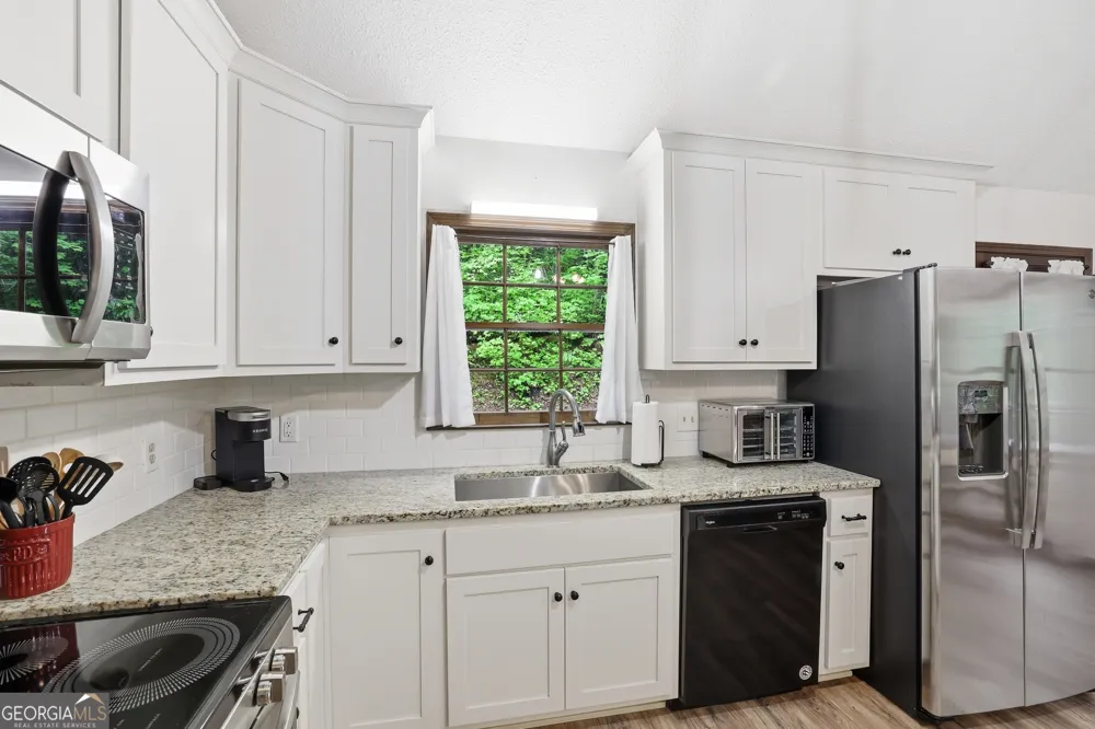 15 Mississippi LN Tiger, GA 30576