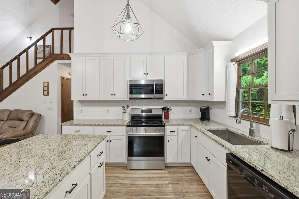15 Mississippi LN Tiger, GA 30576
