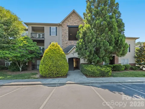 291 Brickton Village Circle #207