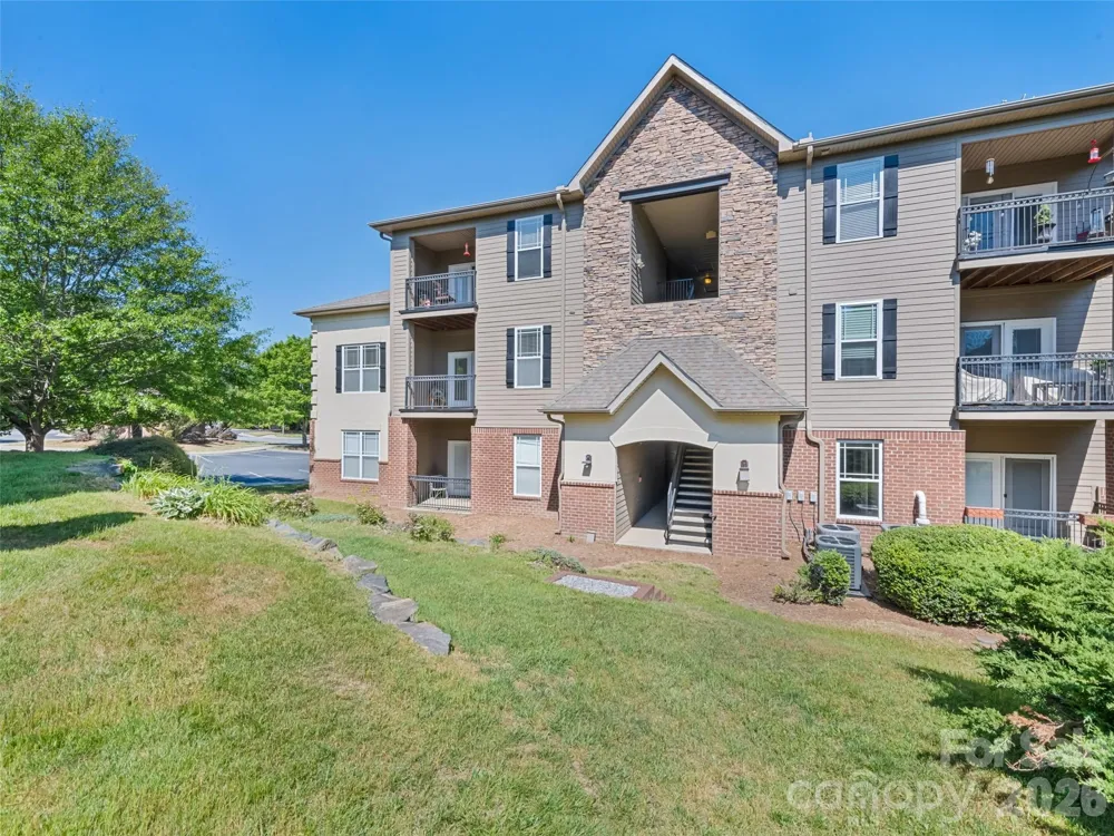 291 Brickton Village Circle #207 Fletcher, NC 28732