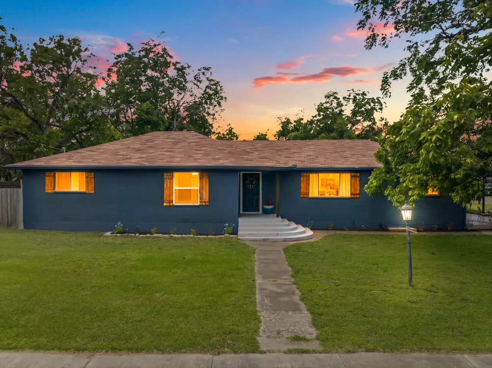 9338 5th Street Crawford, TX 76638