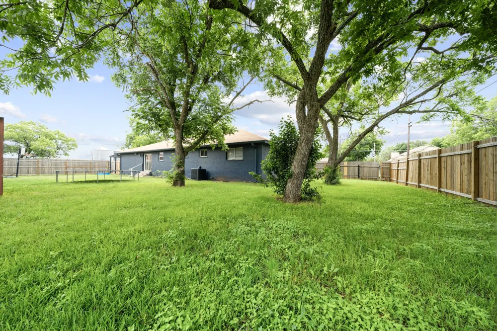 9338 5th Street Crawford, TX 76638