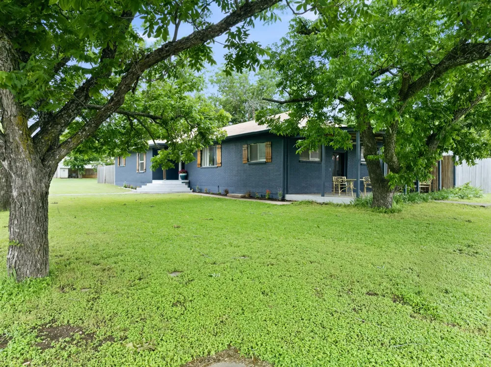 9338 5th Street Crawford, TX 76638