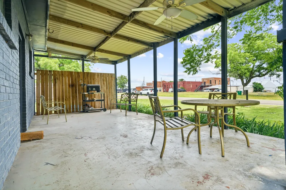 9338 5th Street Crawford, TX 76638