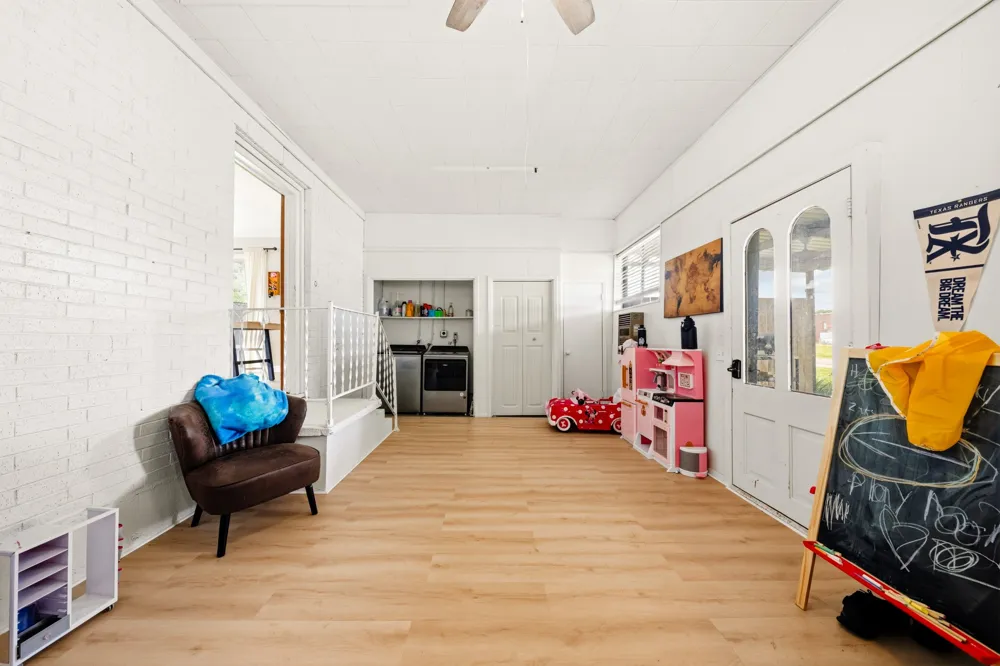 9338 5th Street Crawford, TX 76638