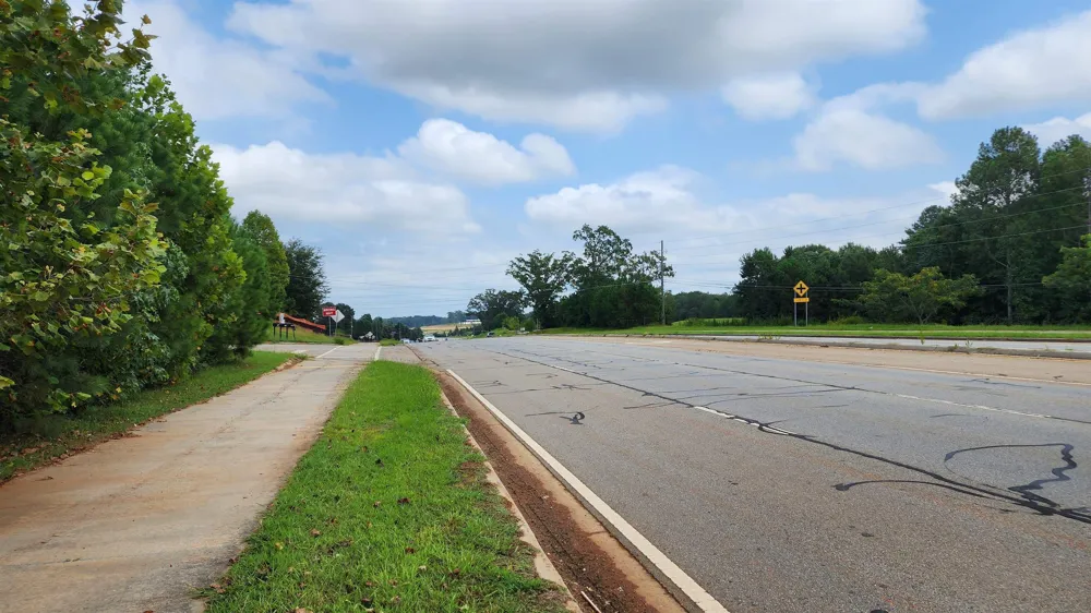 1661 Friendship RD Hoschton, GA 30548