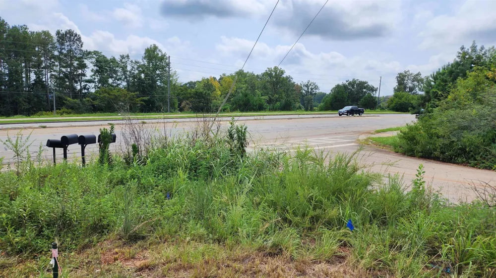 1661 Friendship RD Hoschton, GA 30548