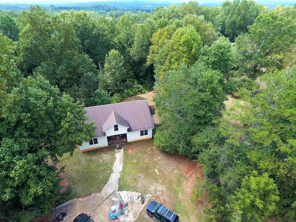 1661 Friendship RD Hoschton, GA 30548