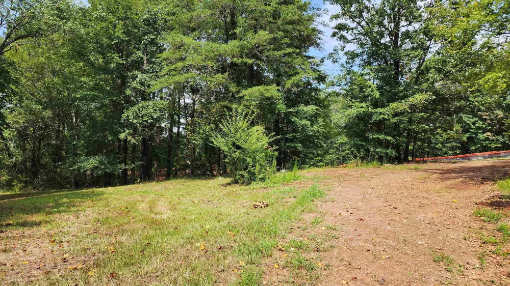 1661 Friendship RD Hoschton, GA 30548