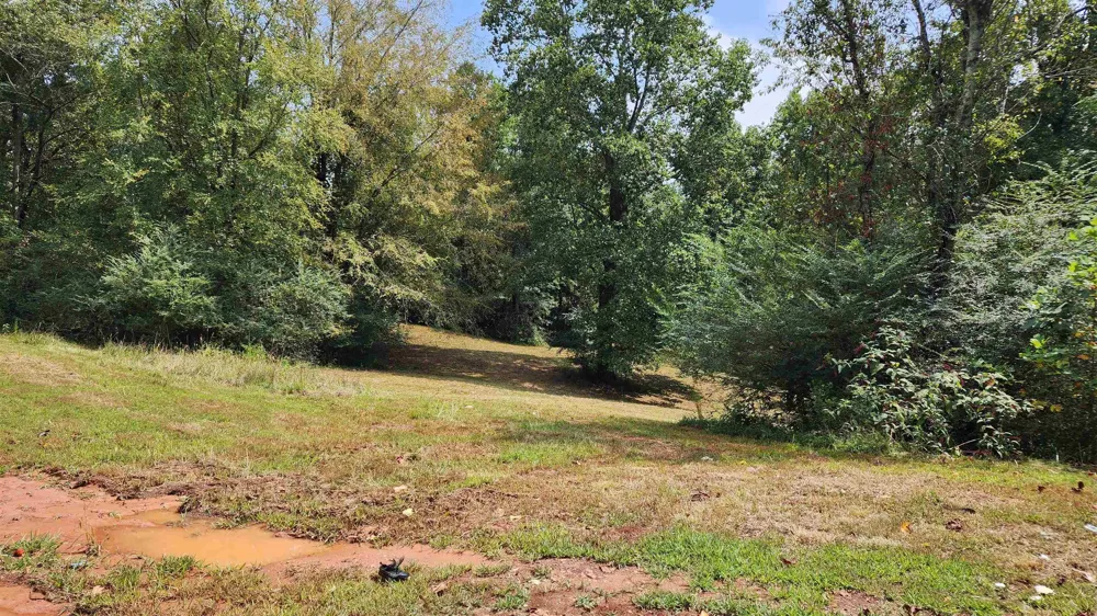 1661 Friendship RD Hoschton, GA 30548