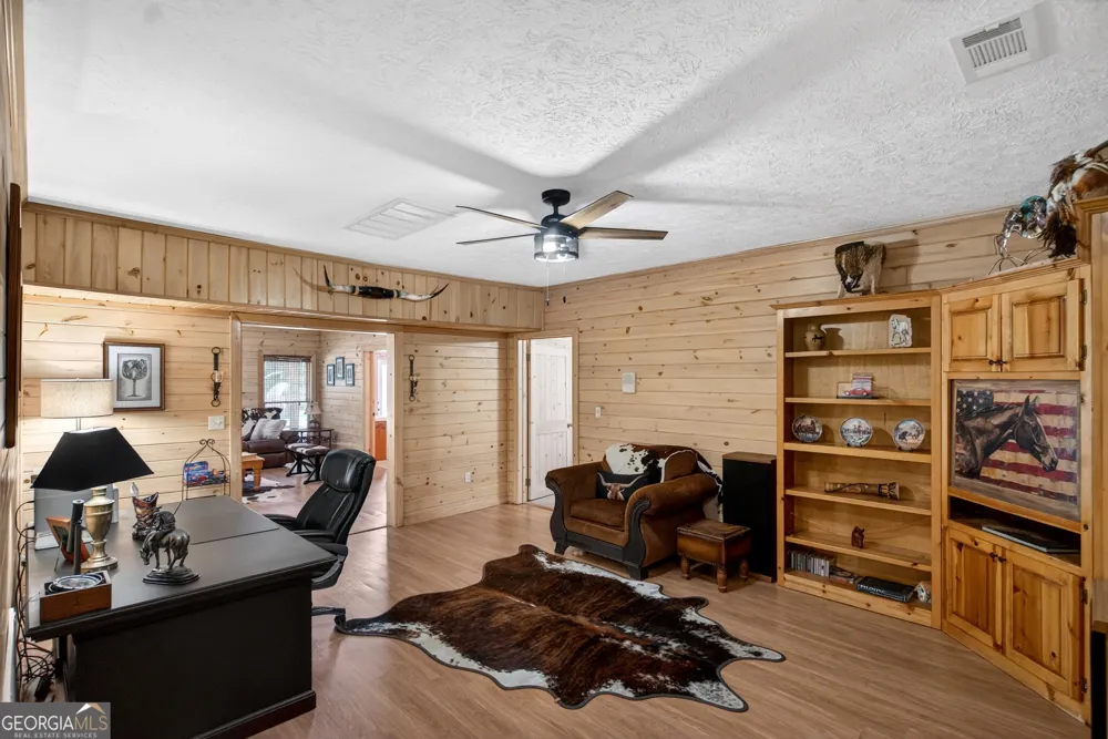 529 Floyd RD Pine Mountain, GA 31822