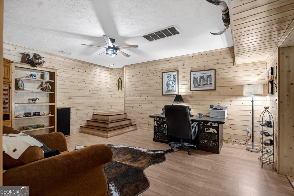 529 Floyd RD Pine Mountain, GA 31822