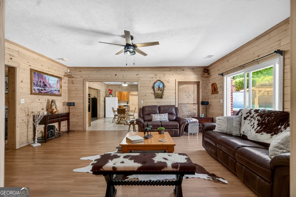 529 Floyd RD Pine Mountain, GA 31822