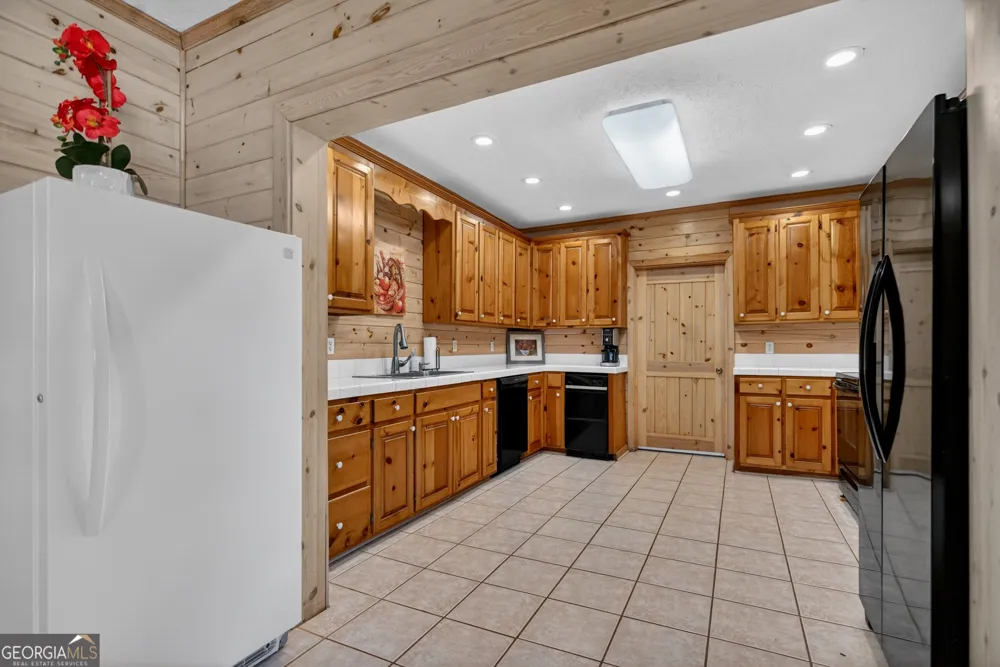 529 Floyd RD Pine Mountain, GA 31822