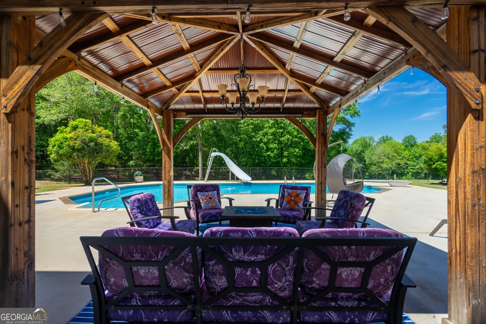 529 Floyd RD Pine Mountain, GA 31822