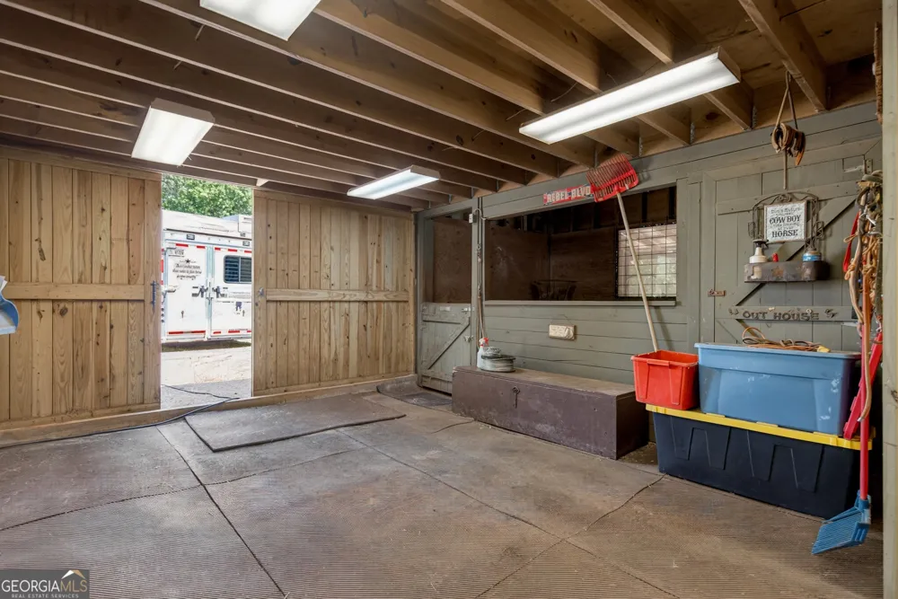 529 Floyd RD Pine Mountain, GA 31822